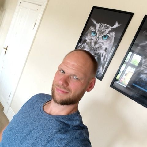 Søger venner og fællesskaber 